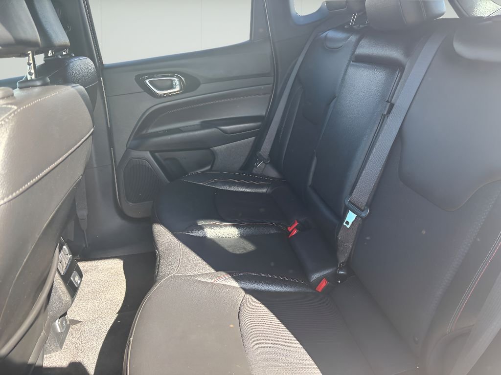 Used 2024 Silver Zynith Metallic Clearcoat Jeep Trailhawk image 32