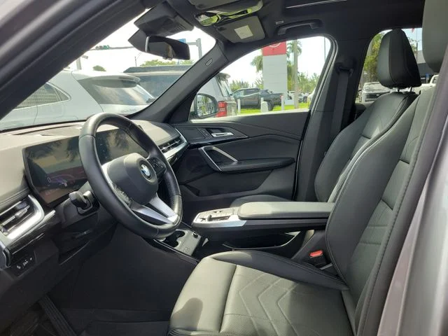 Used 2025 Silver BMW xDrive28i image 16