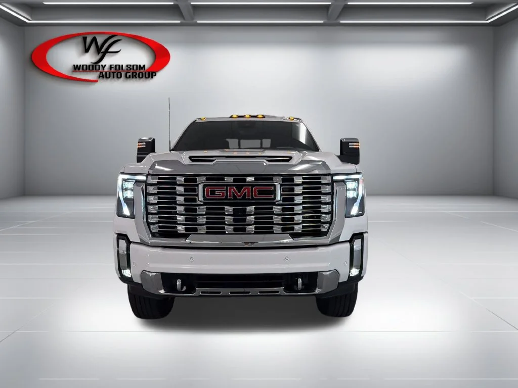 Used 2025 White GMC Denali image 2