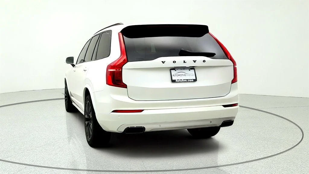 Used 2021 Crystal White Metallic Volvo T6 AWD Momentum 7-Seater w/ 20’’  5-Multi Spoke Alloy Wheels image 6