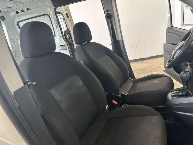 Used 2022 White Ram Base image 27