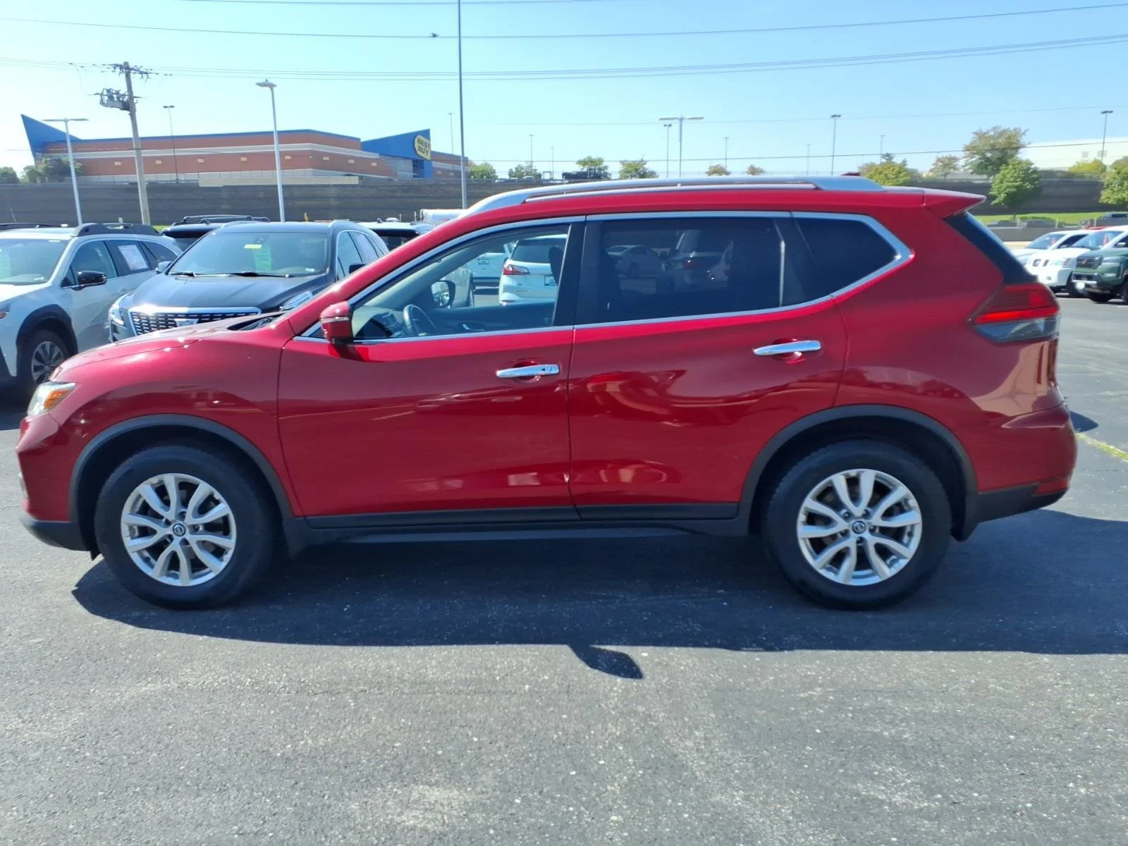 Used 2017 Palatial Ruby Nissan SV image 4