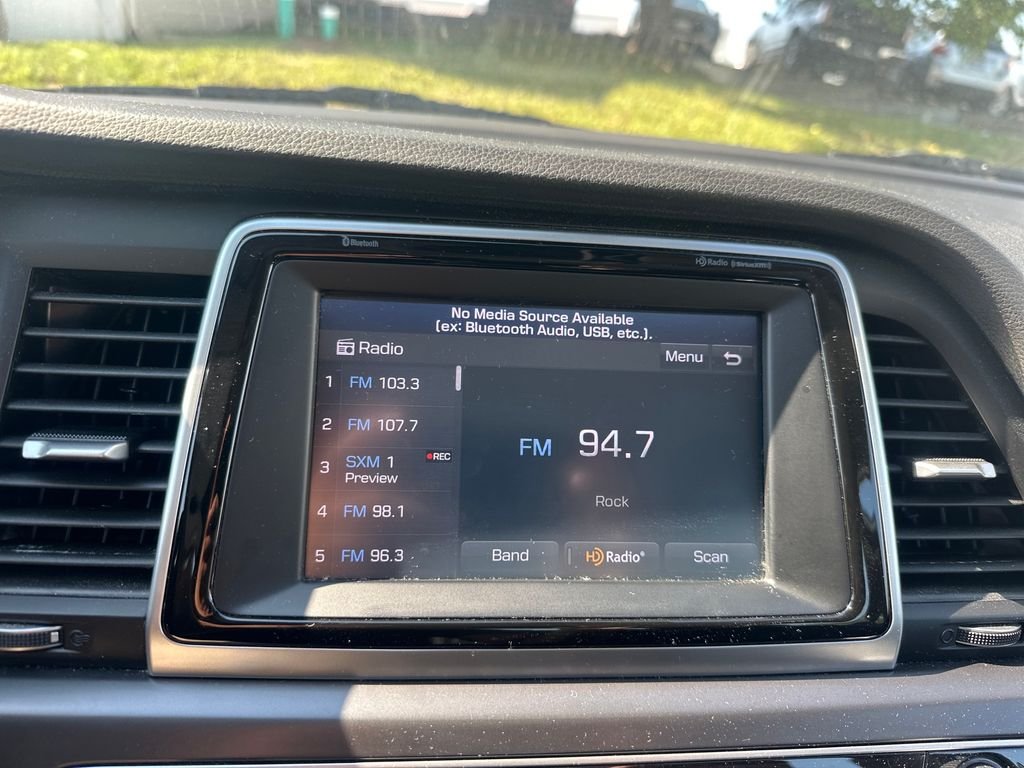 Used 2019 White Hyundai SEL image 14