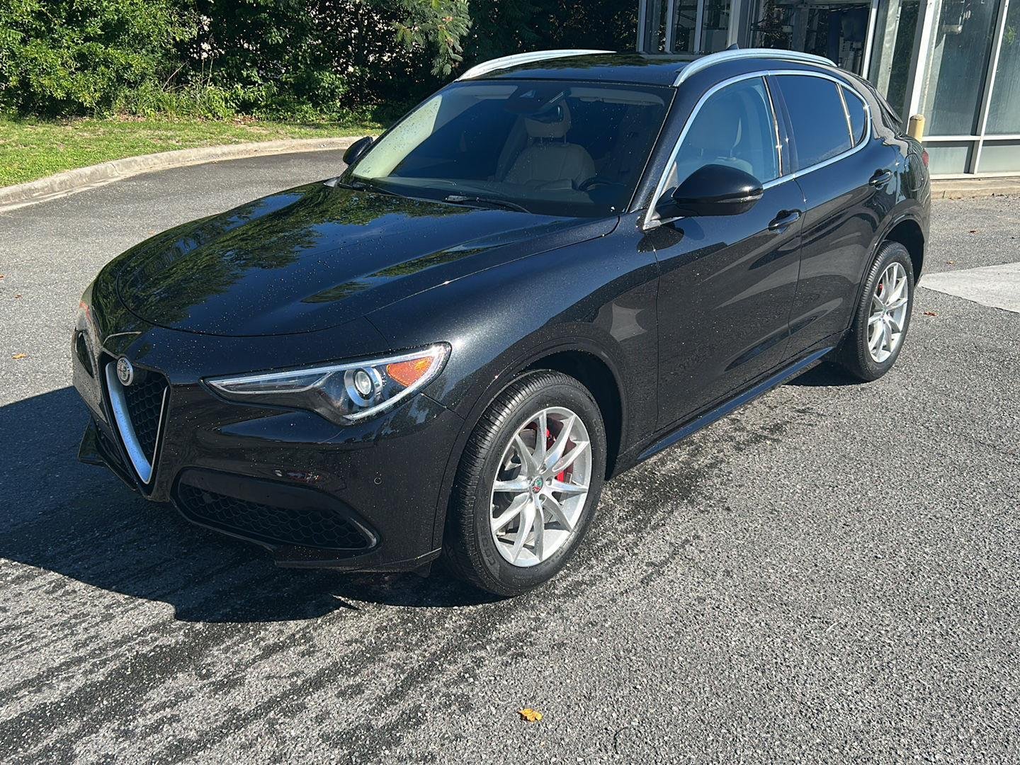 Used 2020 Vulcano Black Metallic Alfa Romeo Ti Lusso image 1