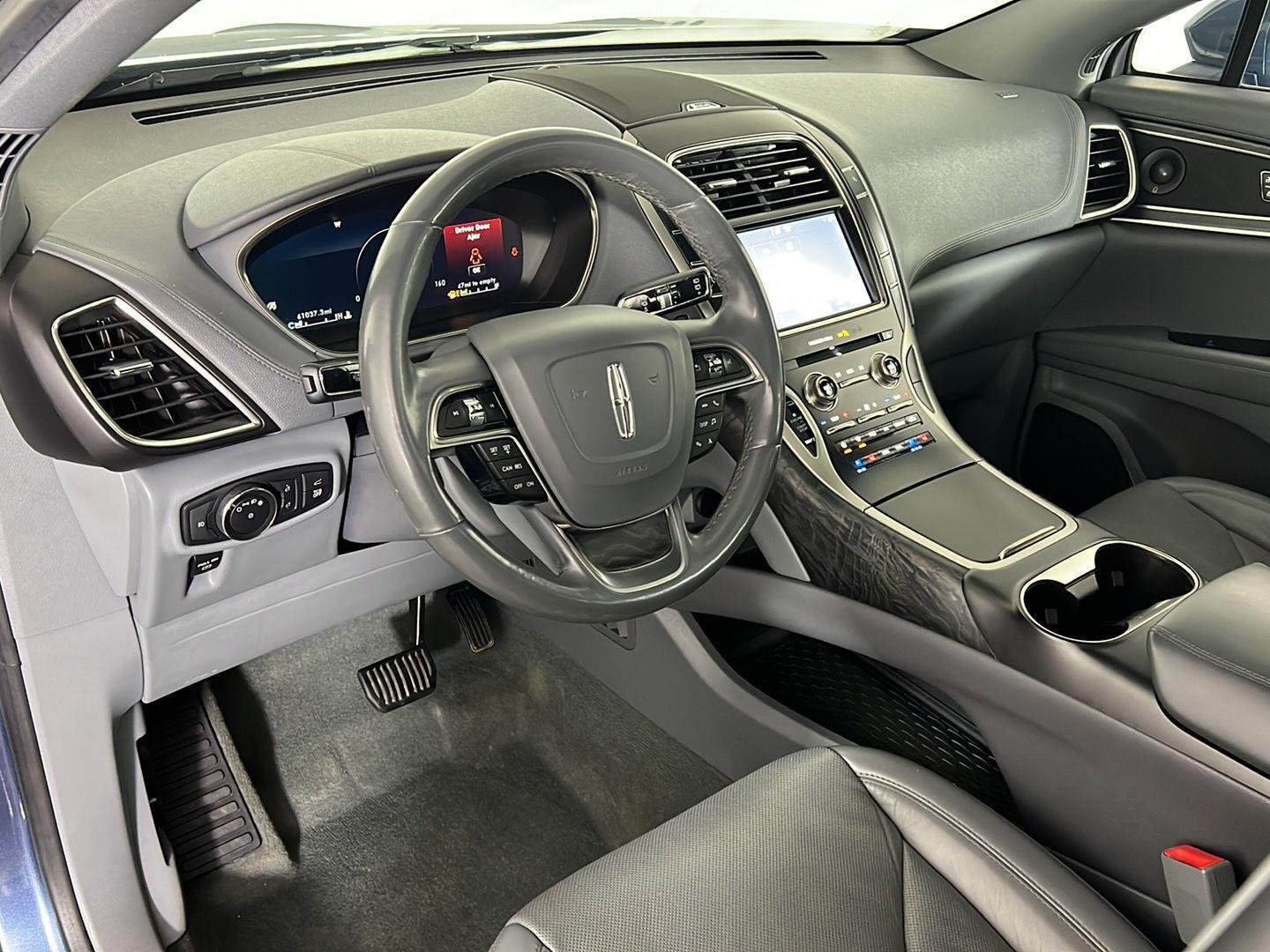 Used 2019 Blue Diamond Lincoln Reserve image 2
