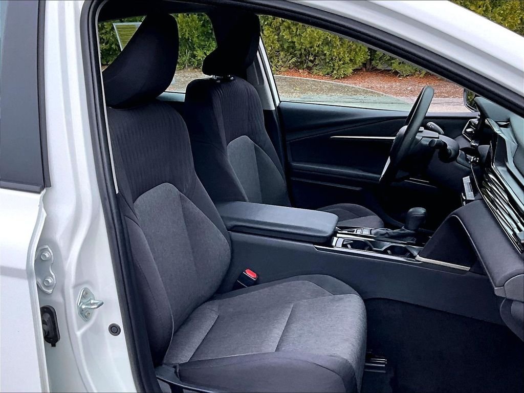 Used 2025 White Toyota LE image 11