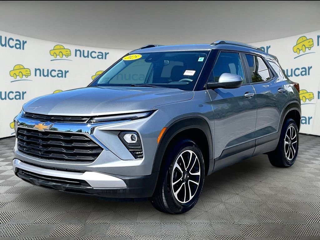 Used 2025 Gray Chevrolet LT image 3