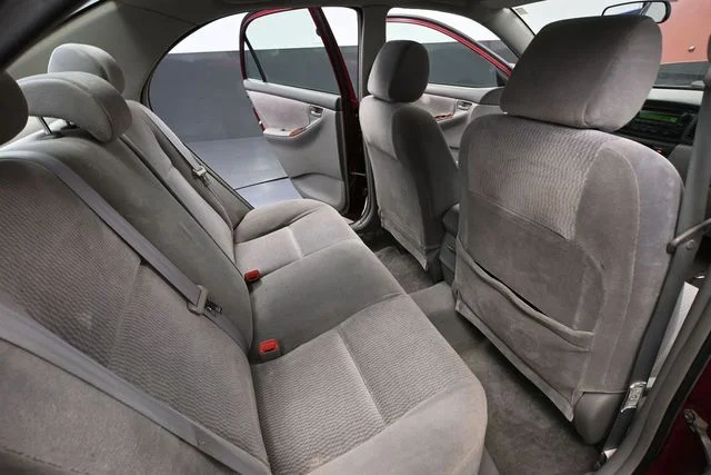 Used 2005 Red Toyota LE image 36