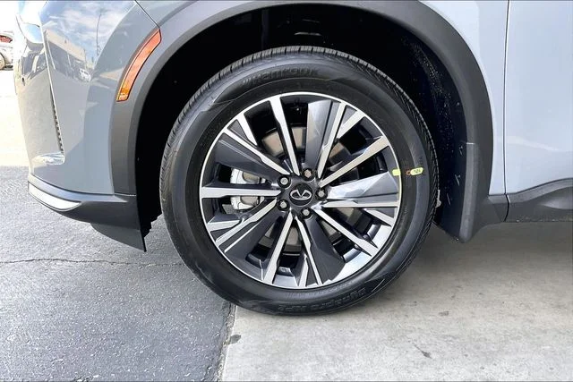 New 2027 Gray INFINITI LUXE image 10