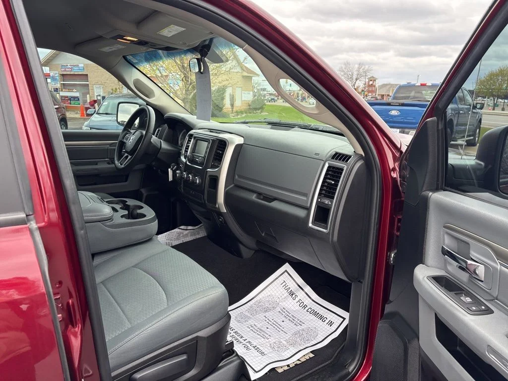 Used 2017 Delmonico Red Pearlcoat Ram SLT image 28