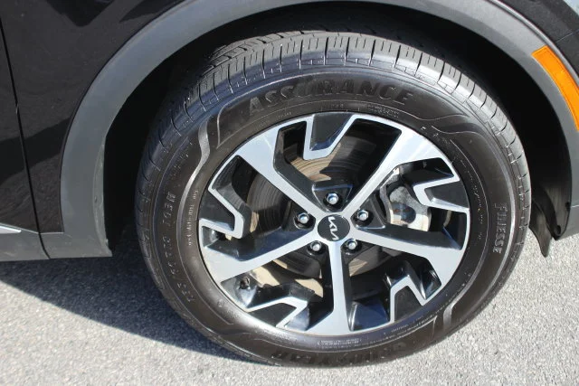 Used 2023 Black Kia EX image 36