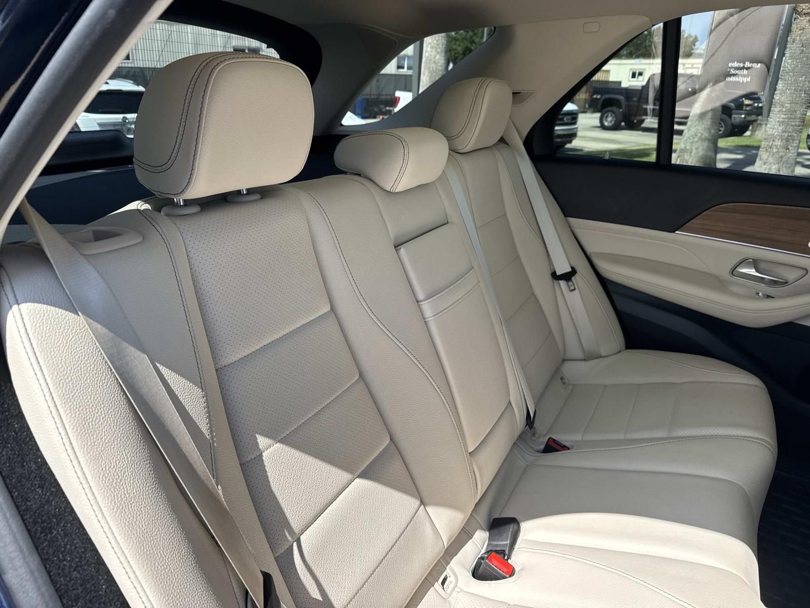 Certified Used 2022 Blue Mercedes-Benz GLE 350 image 9