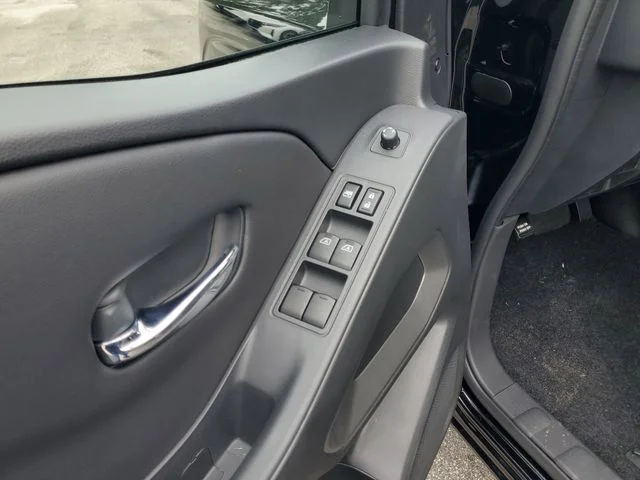 2026 Nissan Frontier SV - Photo 6