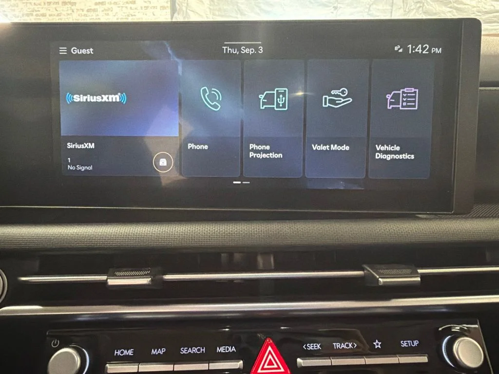 Used 2025 Ultimate Red Hyundai SEL image 19