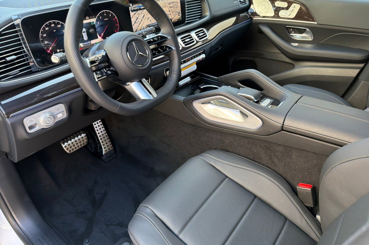 New 2026 Polar White Mercedes-Benz GLS 450 4MATIC® SUV image 9