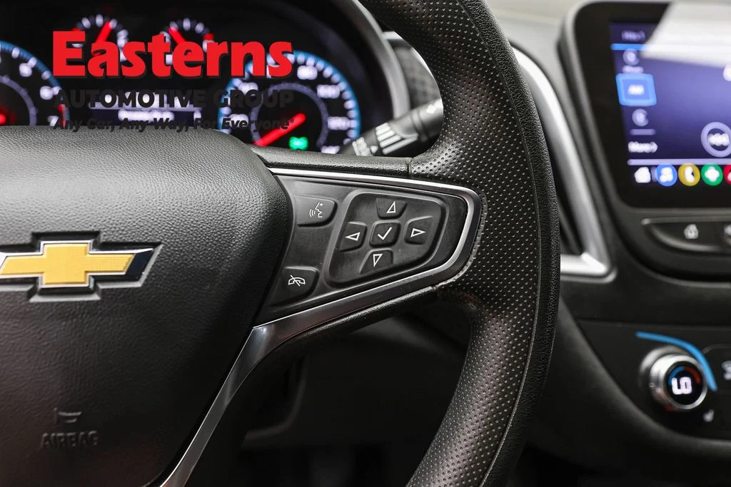 Used 2025 Gray Chevrolet LT image 16