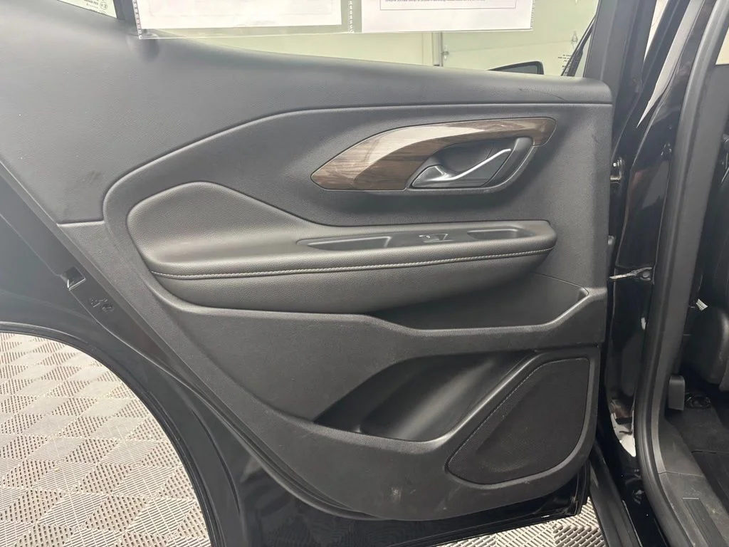 Used 2020 Black GMC Denali image 34