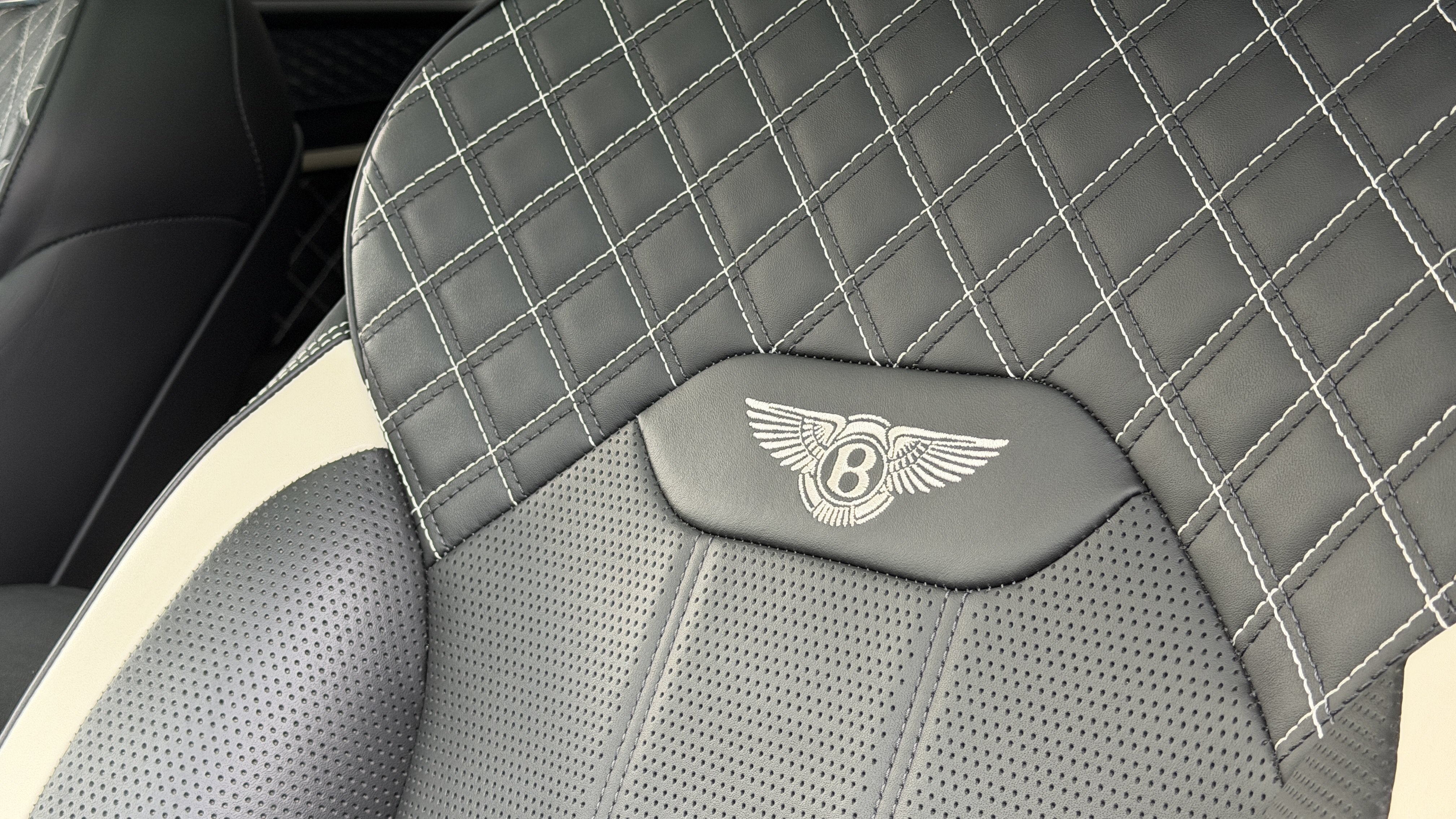 Used 2022 Beluga Bentley Speed image 26