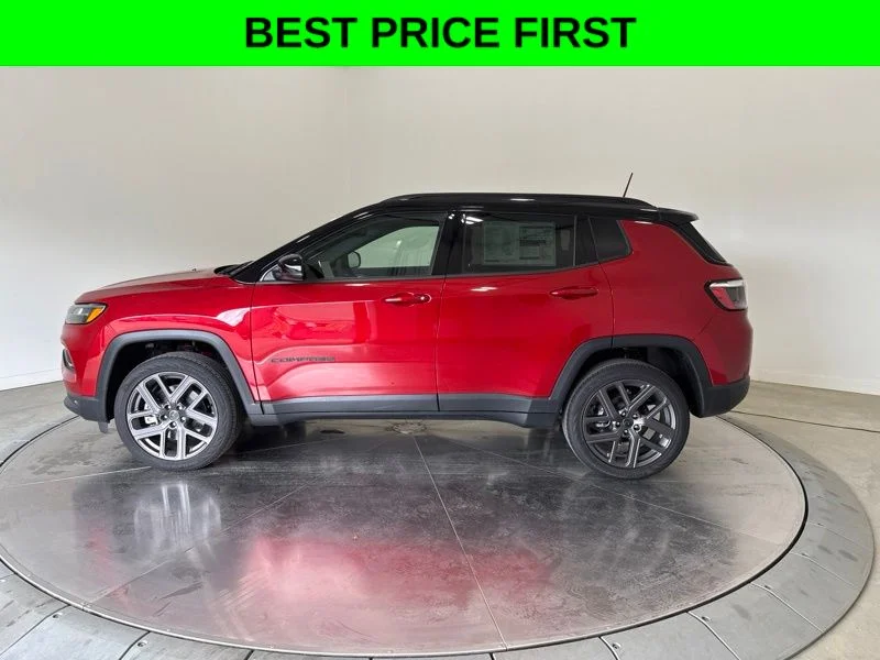 New 2026 Red Hot Pearl-Coat Exterior Paint Jeep Limited image 4