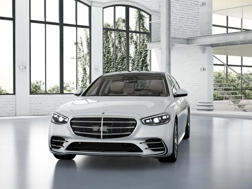 Used 2025 White Mercedes-Benz S 580e image 42