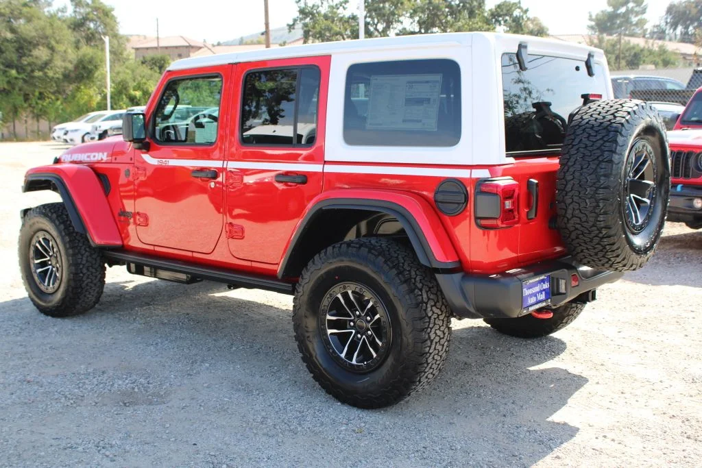 New 2026 Firecracker Red Clear-Coat Exterior Paint Jeep Rubicon image 6
