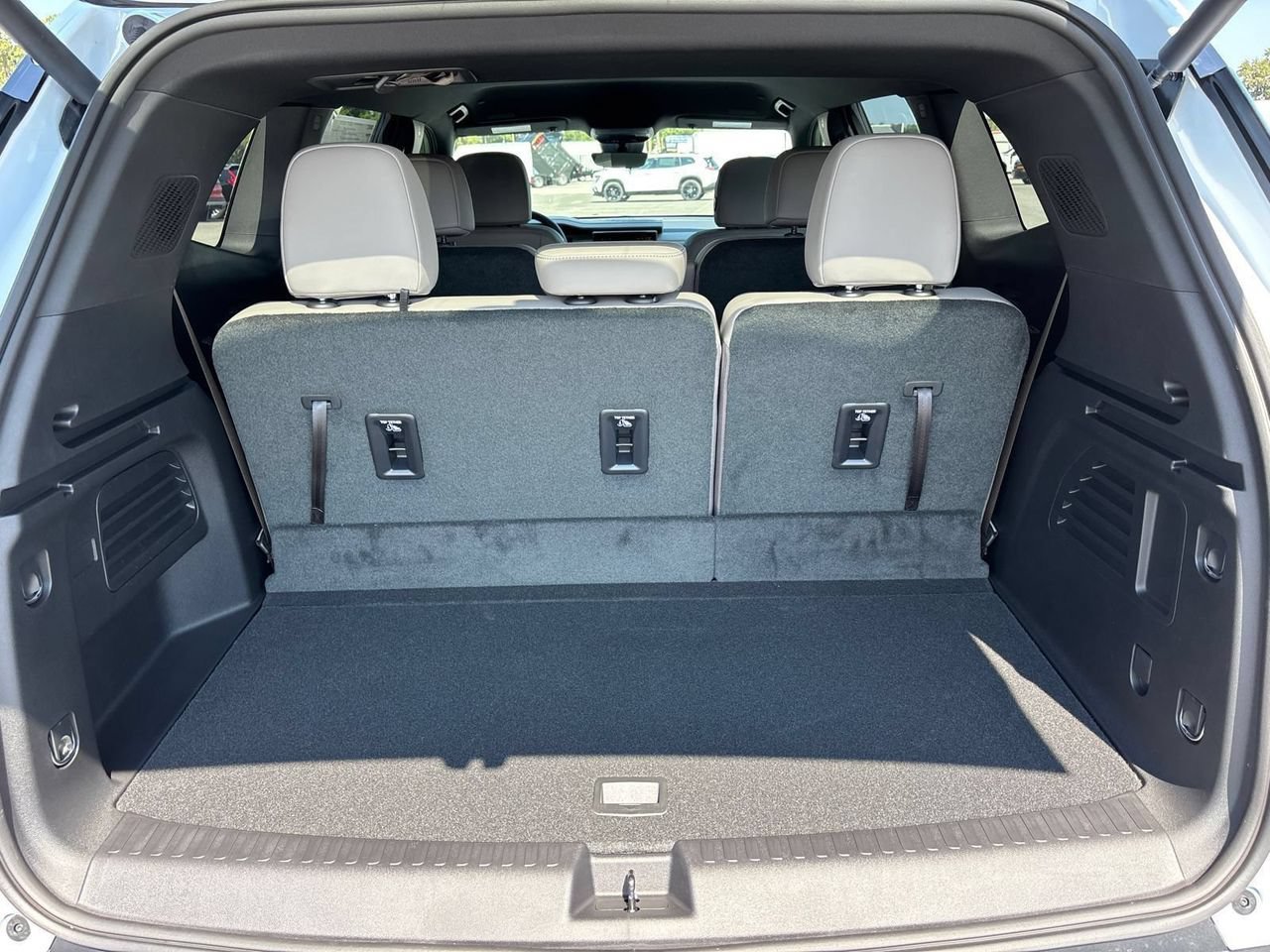 2026 GMC Acadia Elevation - Photo 29