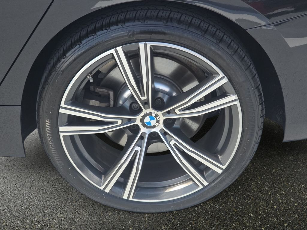 Used 2023 Black BMW 330i image 31