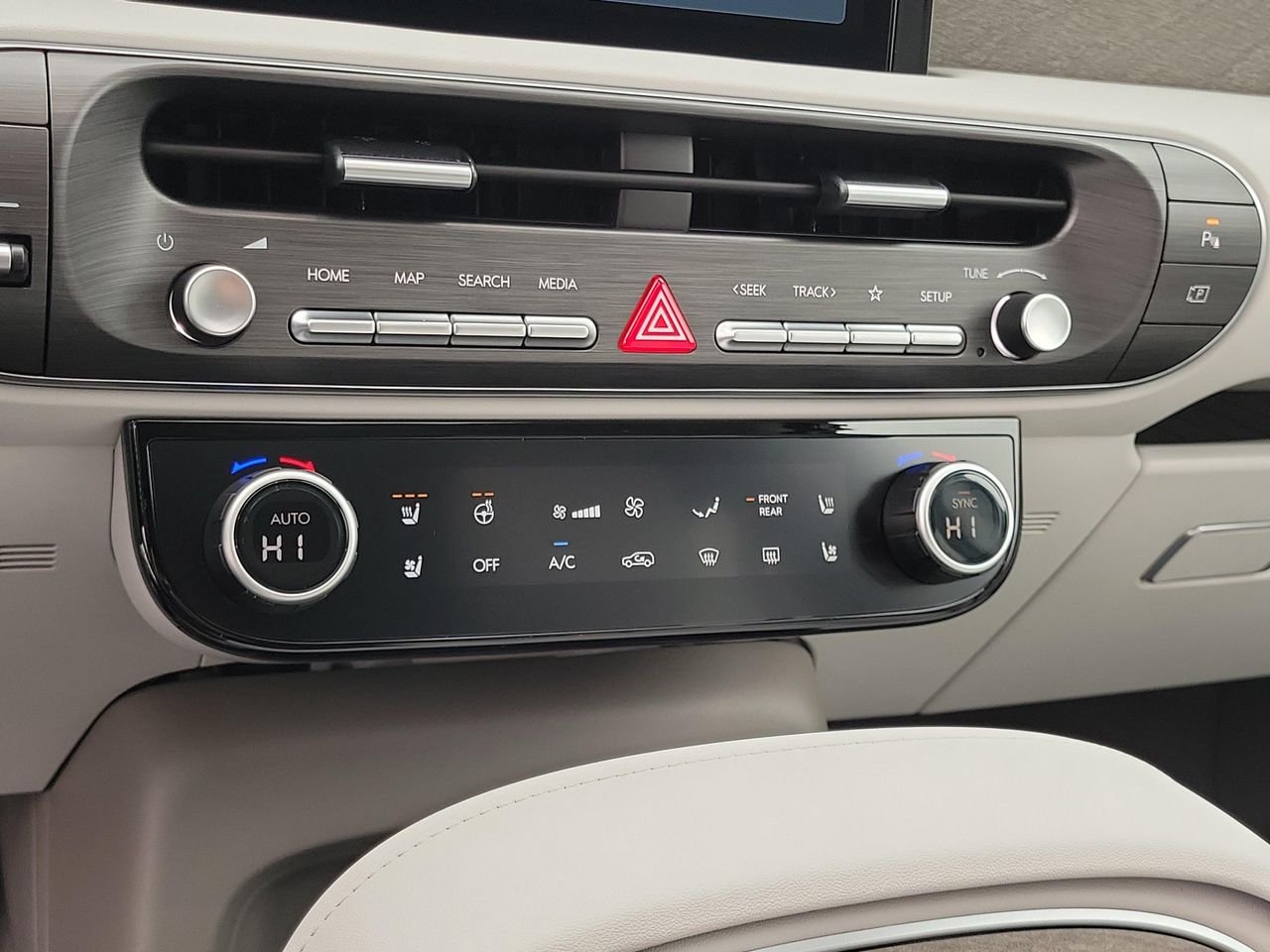 New 2027 Creamy White Pearl Hyundai Limited AWD image 27