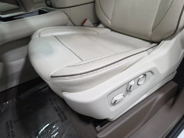 Used 2021 White GMC Denali image 28