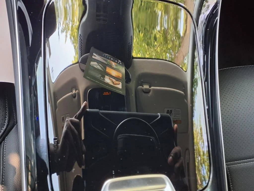 New 2025 BLACK Mercedes-Benz GLC 350e image 19