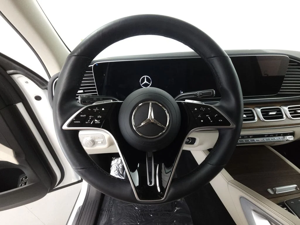 Used 2025 Polar White Mercedes-Benz GLE 450e image 11
