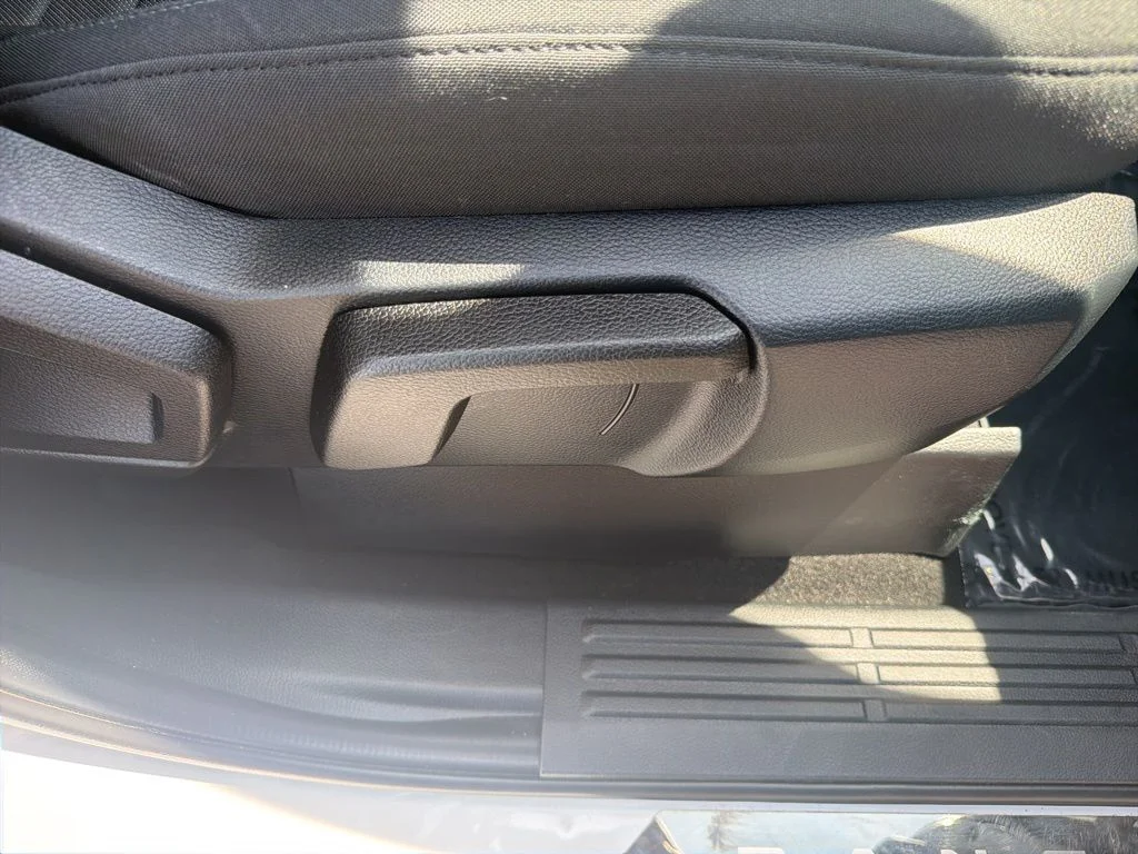 Certified Used 2021 Oxford White Ford XLT image 42