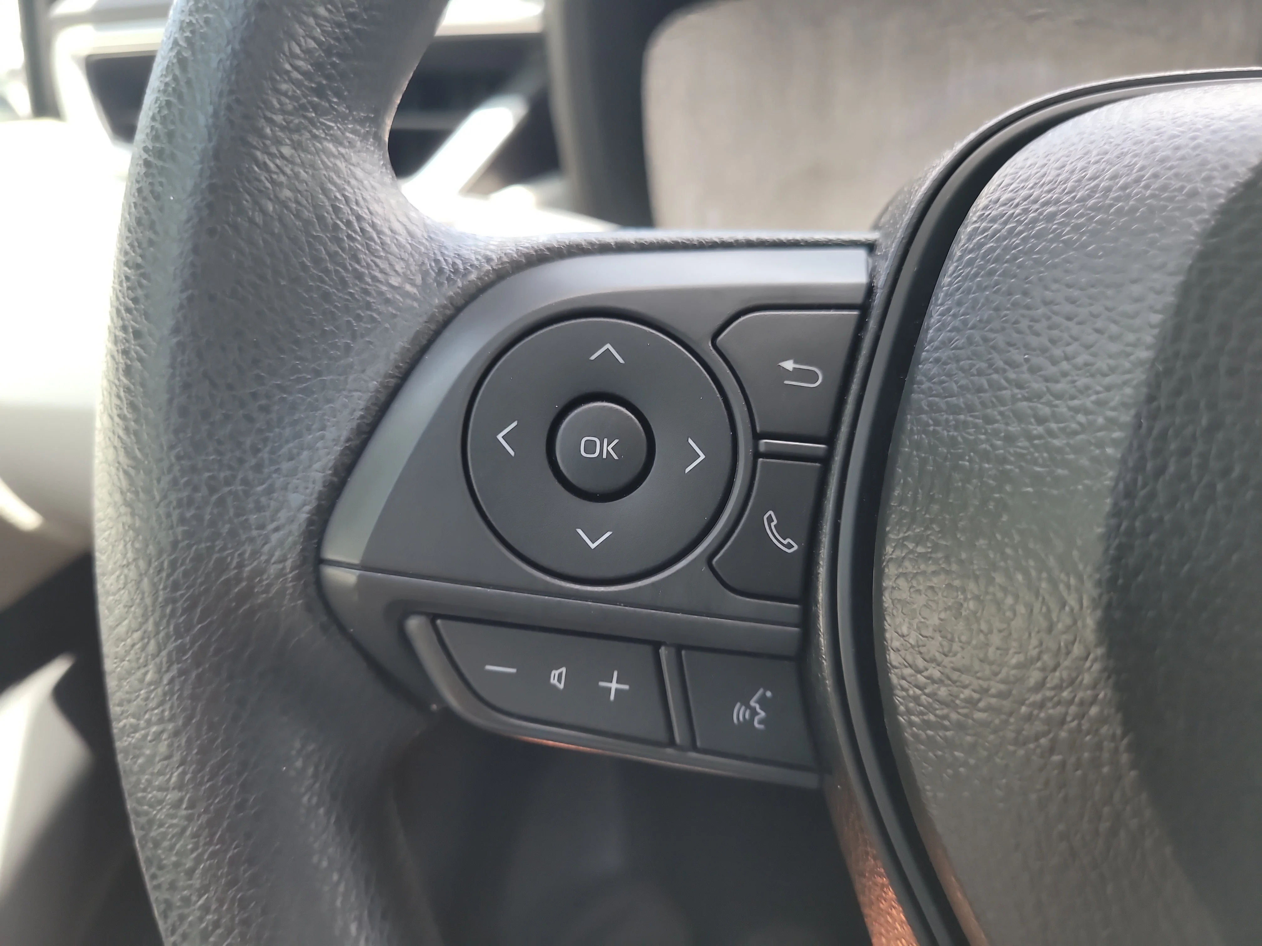 Certified Used 2026 Pearl Toyota LE image 26