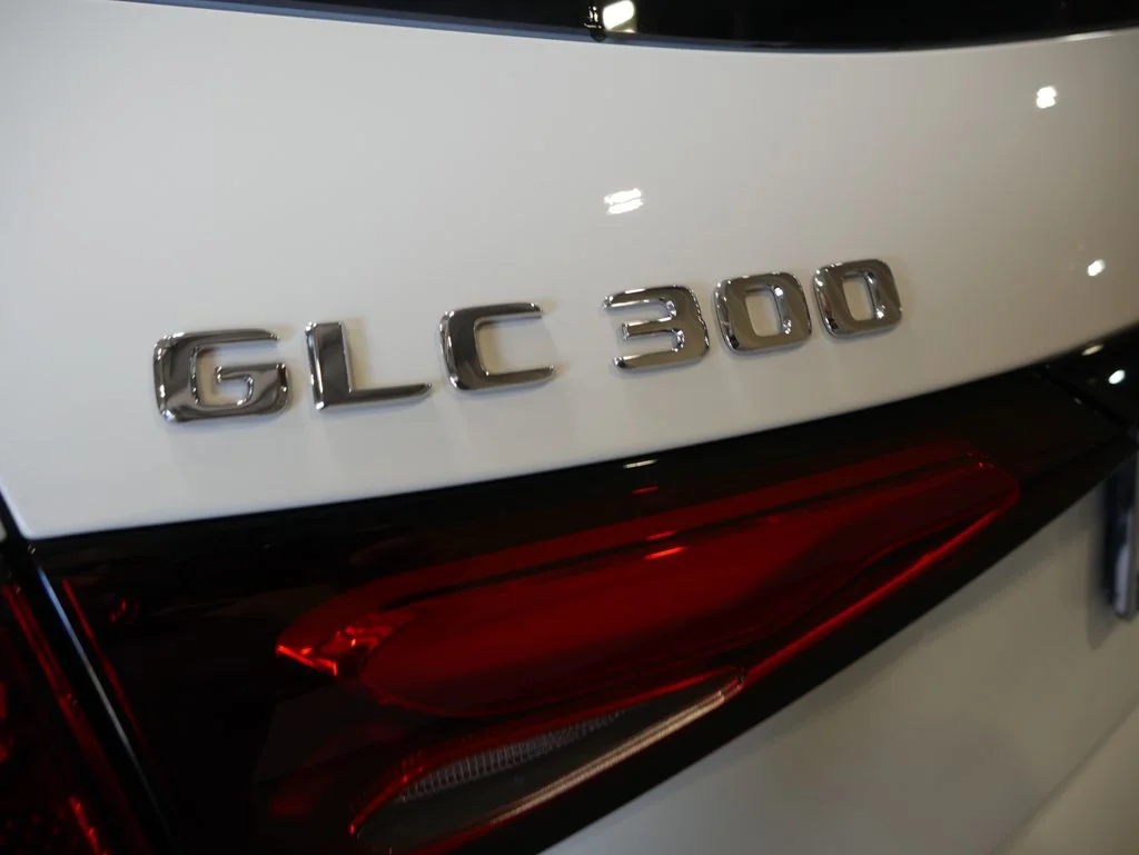 New 2026 Polar White Mercedes-Benz GLC 300 image 44