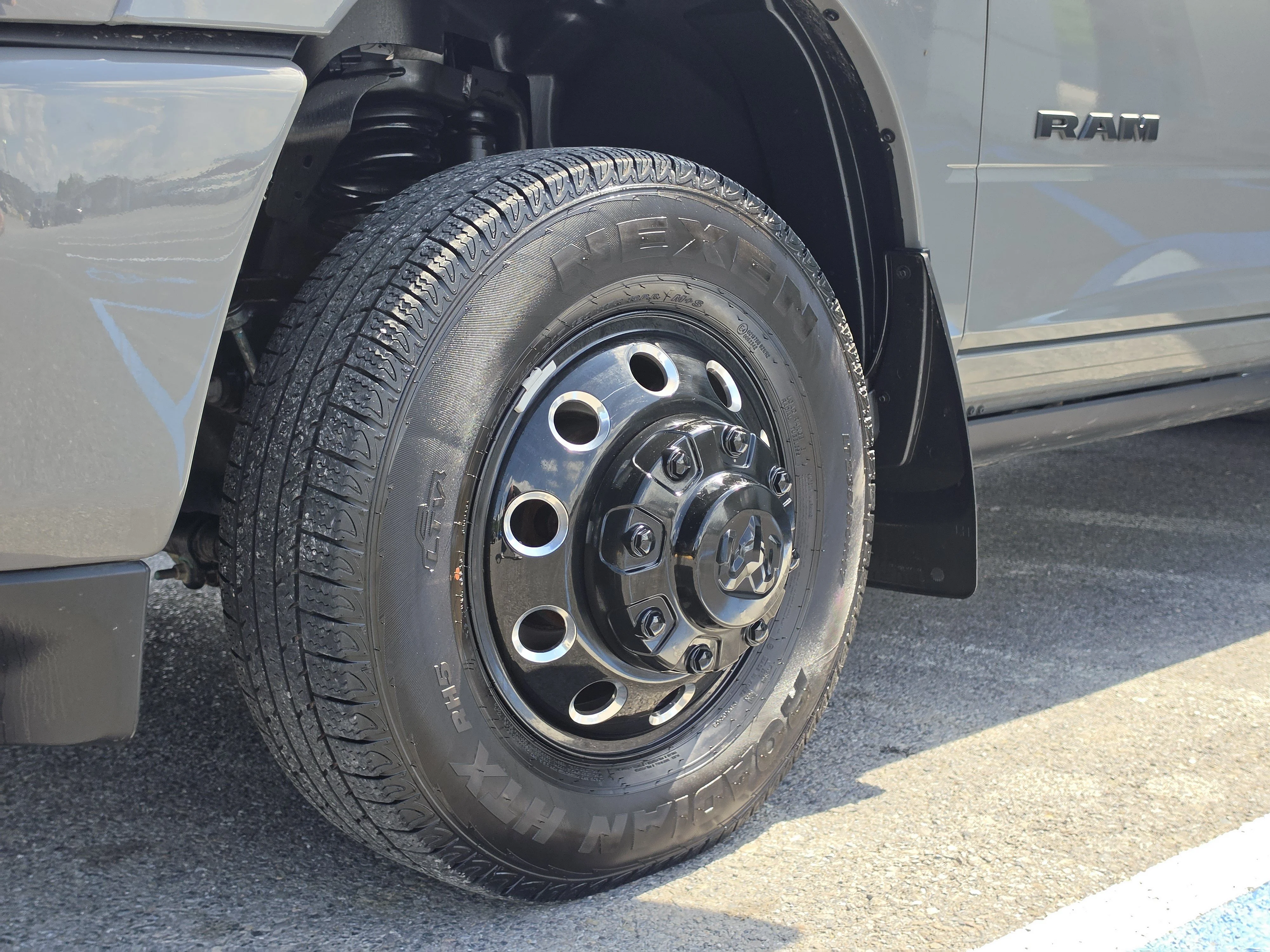 Used 2026 Ceramic Gray Clearcoat Ram Laramie image 11