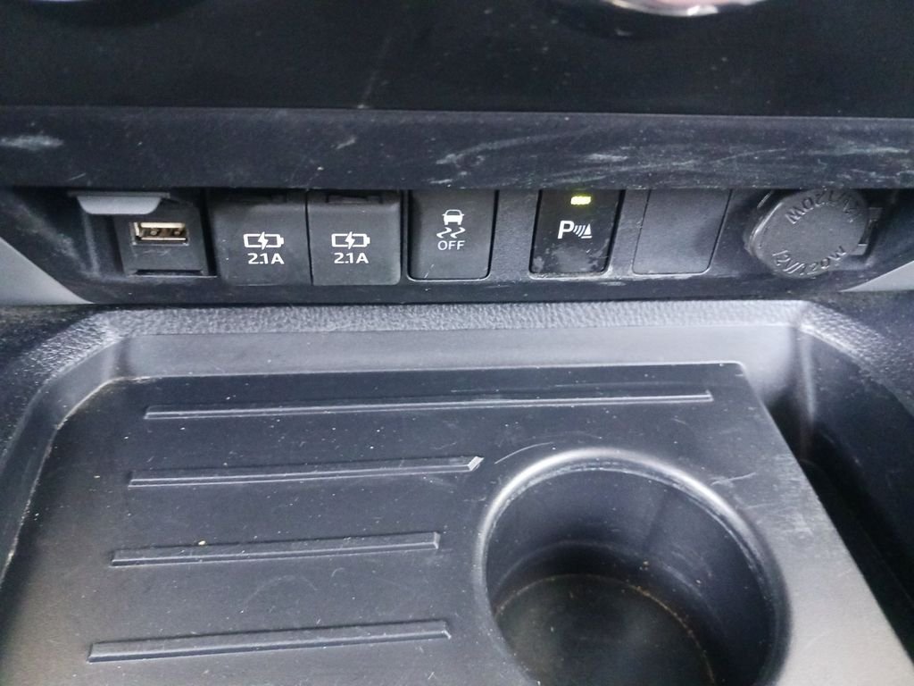 Used 2021 White Toyota SR5 image 22