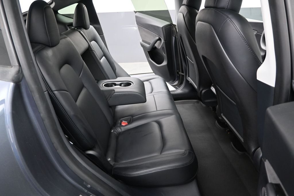 Used 2020  Tesla Performance image 23