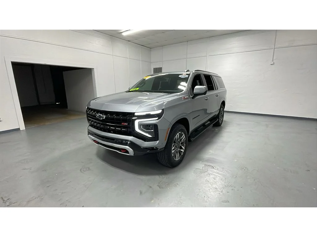 Used 2025 Sterling Gray Metallic Chevrolet Z71 image 3