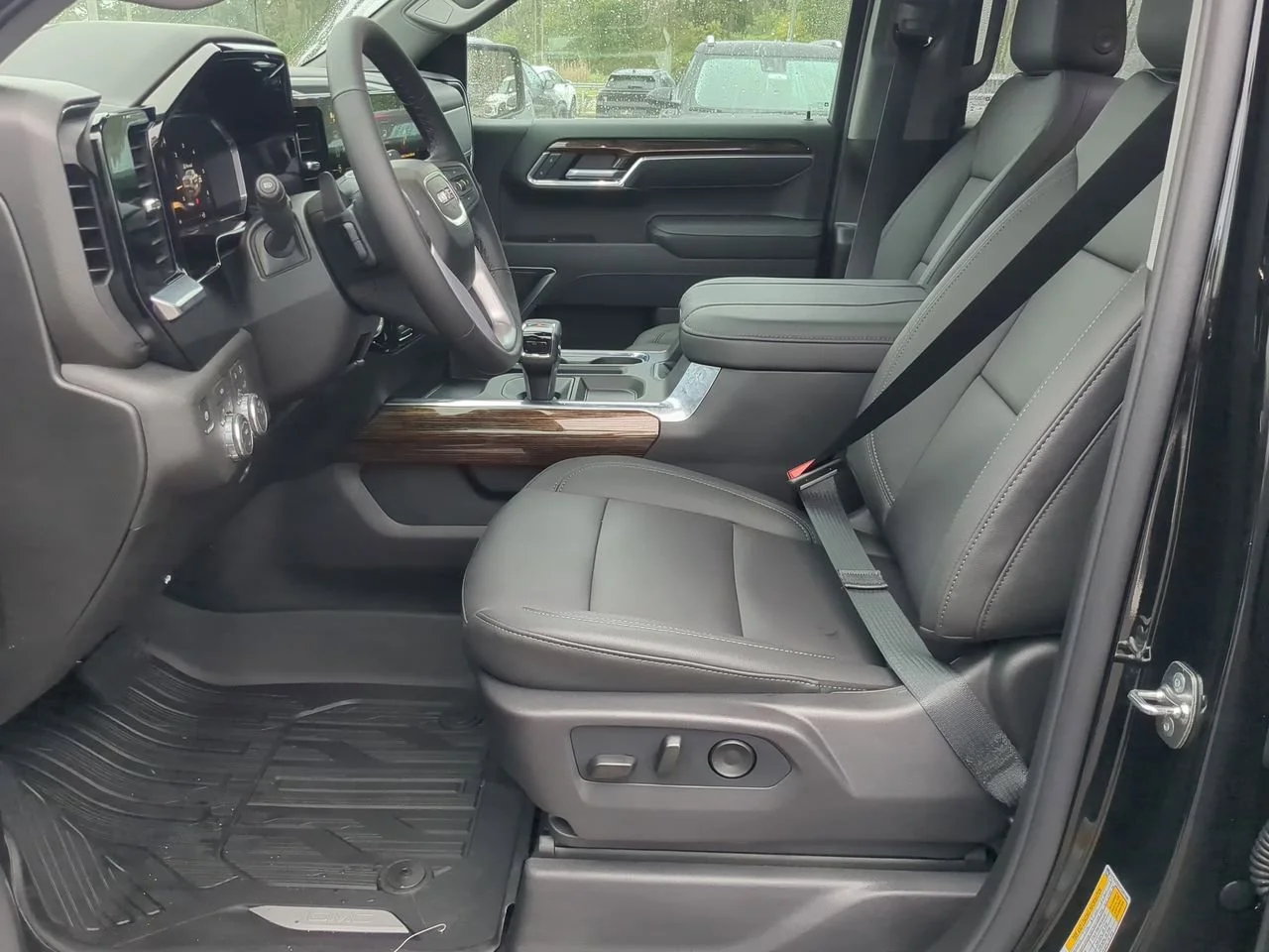 New 2026 Onyx Black GMC Elevation image 19