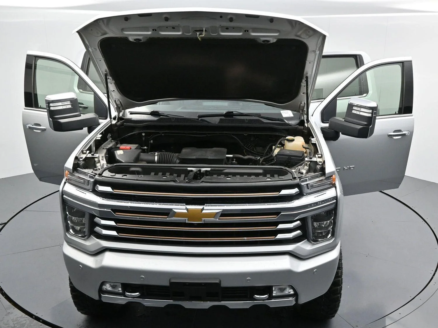 Used 2020 Silver Ice Metallic Chevrolet High Country image 45