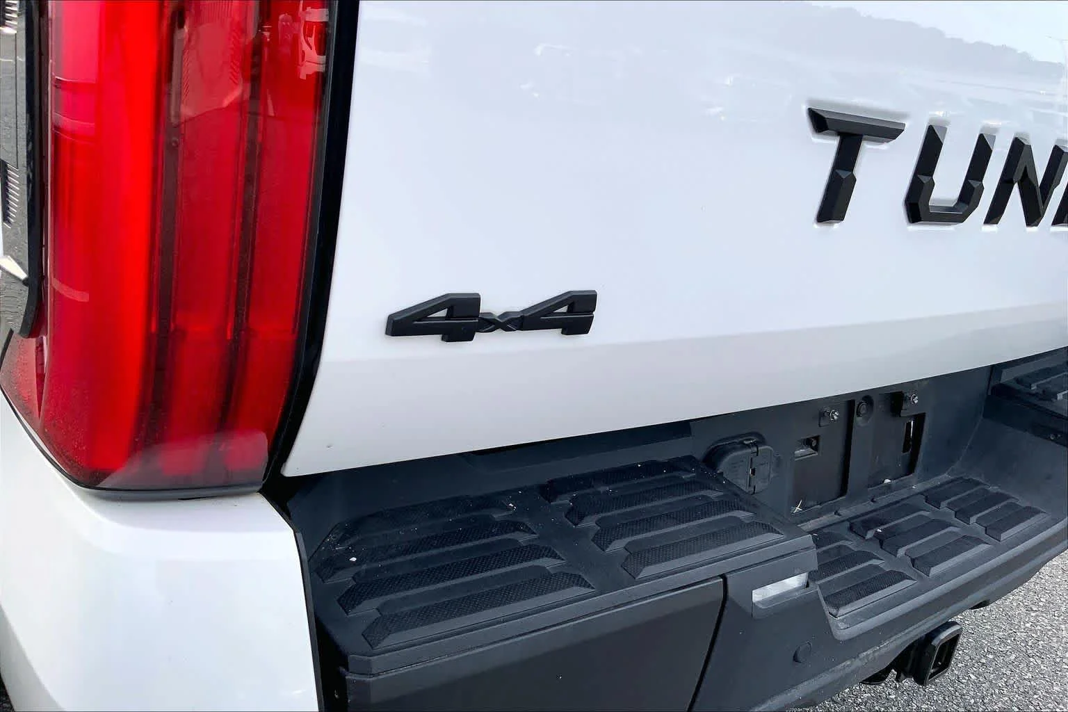 Used 2023 Ice Cap Toyota SR5 image 28