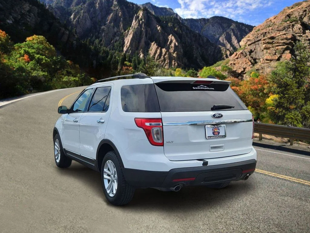 Used 2015 White Ford XLT image 4