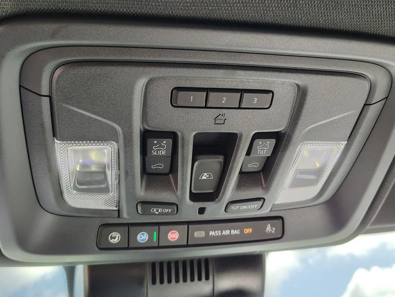 Used 2025 Beige Chevrolet High Country image 53