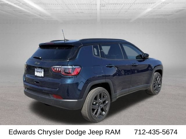 New 2026 Fathom Blue Pearl-Coat Exterior Paint Jeep Limited image 10