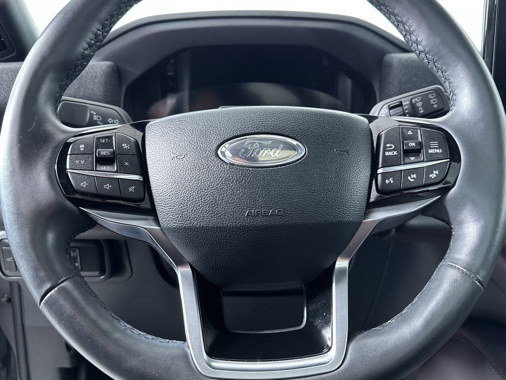 Used 2025 Carbonized Gray Metallic Ford Platinum image 24