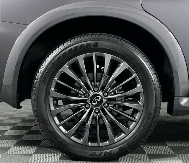 Used 2024 Gray INFINITI Premium Select image 9