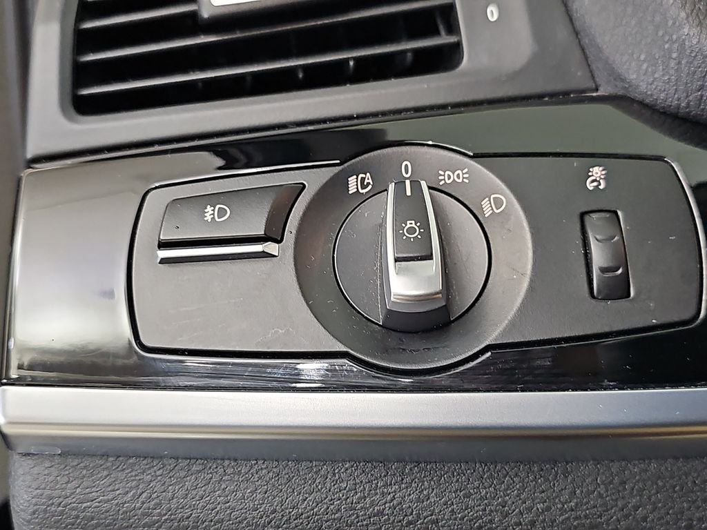 Used 2016 Black BMW xDrive28i image 29