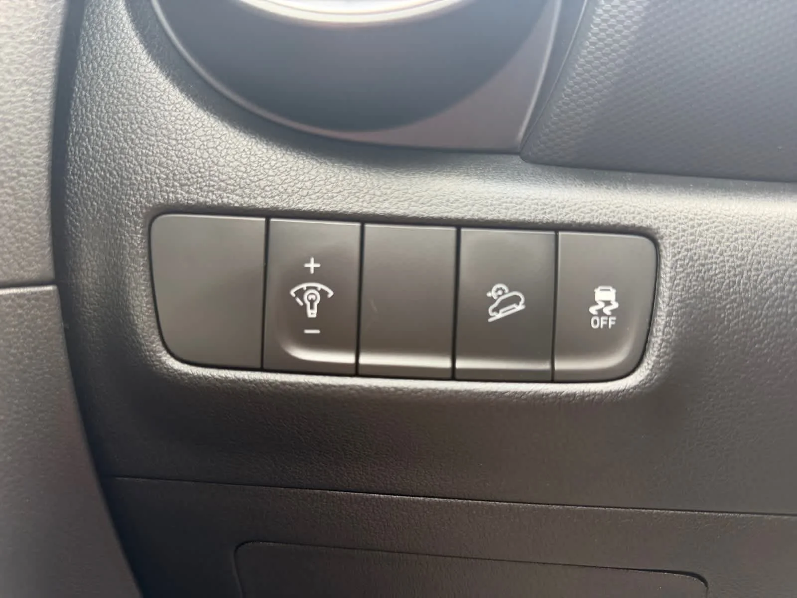 Used 2023 Ecotronic Gray Hyundai SEL image 21