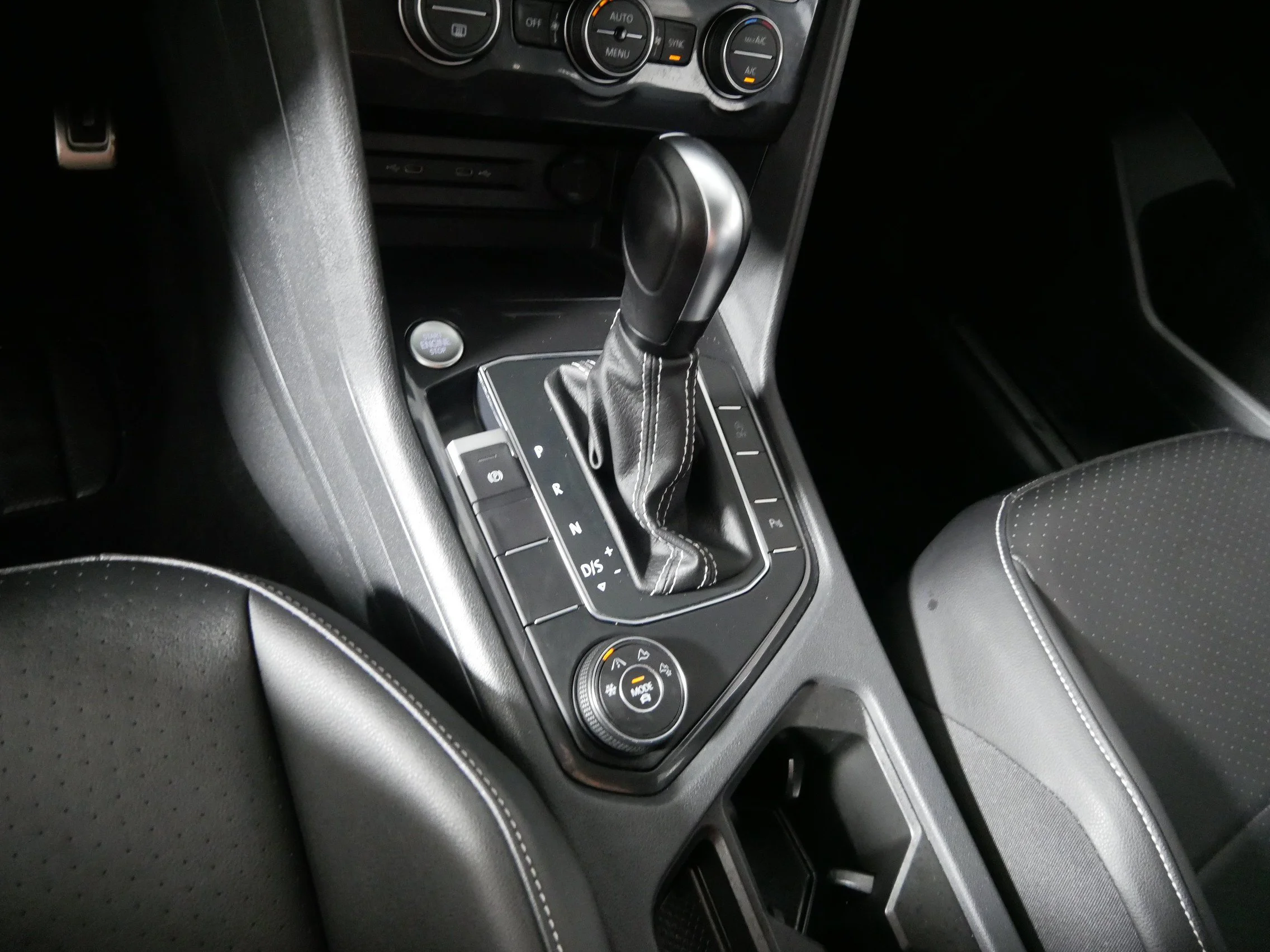 Used 2021 Pure White Volkswagen SE R-Line Black image 24