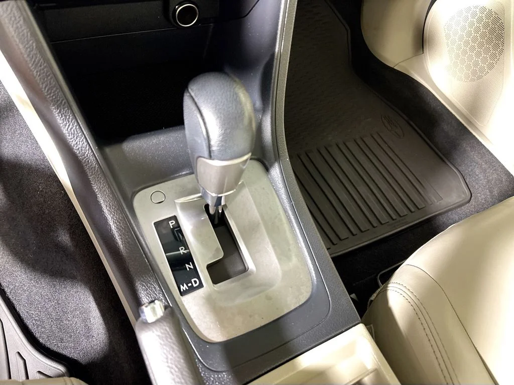 Used 2014 White Subaru 2.0i Limited image 17